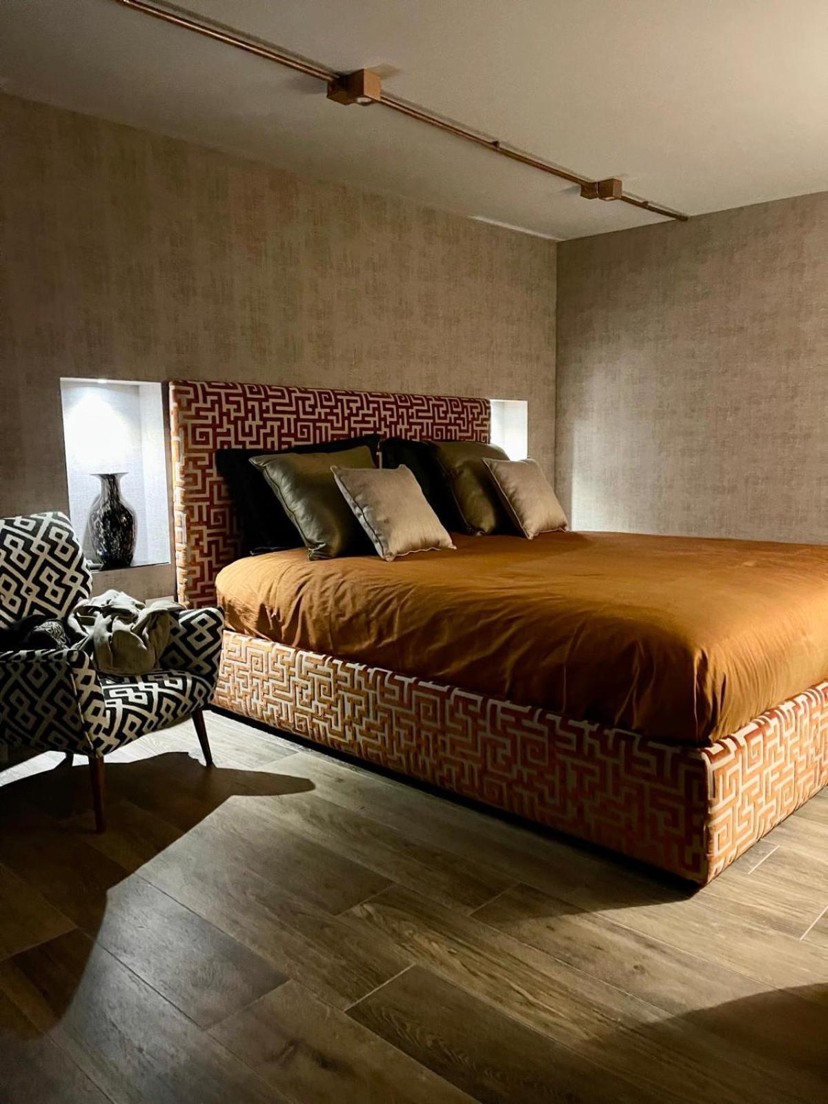 Апартаменты Portrait Luxury Loft Бари Экстерьер фото